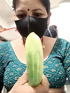 Snapshot of Riyaa-Devi chatting on 02/21/25, 06:04 Riyaa-Devi online show from 02/21/25, 06:04