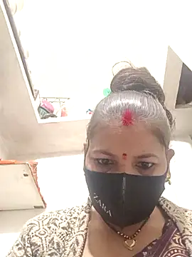 Snapshot of Riyaa-Devi chatting on 12/21/25, 05:42 Riyaa-Devi online show from 12/21/25, 05:42