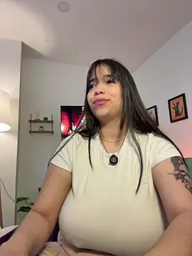 tati reyess online show from 03/04/26, 12:22
