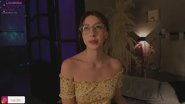 Snapshot of lua_ferch__ chatting on 12/24/24, 02:01 lua ferch   online show from 12/24/24, 02:01