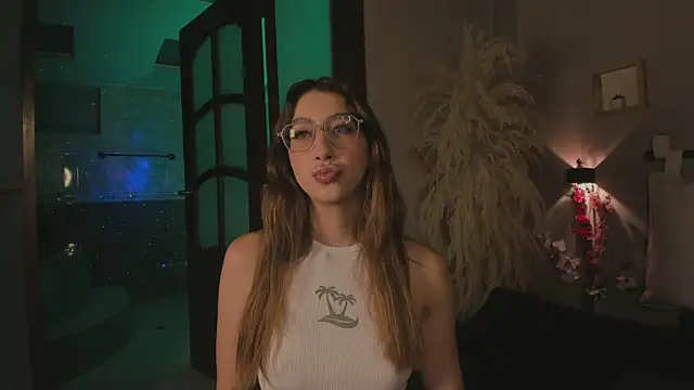 Snapshot of lua_ferch__ chatting on 01/09/25, 12:09 lua ferch   online show from 01/09/25, 12:09