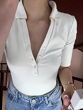 Snapshot of lua_ferch__ chatting on 01/13/25, 02:11 lua ferch   online show from 01/13/25, 02:11