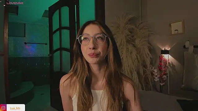 Snapshot of lua_ferch__ chatting on 01/17/25, 04:36 lua ferch   online show from 01/17/25, 04:36