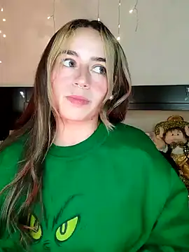 Snapshot of Natalia_Suarez chatting on 12/31/24, 03:55 Natalia Suarez online show from 12/31/24, 03:55