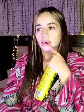 Snapshot of Natalia_Suarez chatting on 01/07/25, 06:16 Natalia Suarez online show from 01/07/25, 06:16