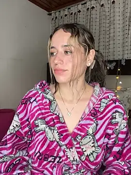 Snapshot of Natalia_Suarez chatting on 03/07/25, 10:02 Natalia Suarez online show from 03/07/25, 10:02