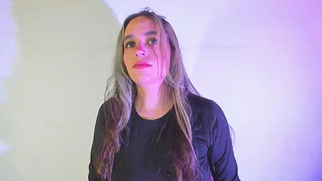 Snapshot of Natalia_Suarez chatting on 10/02/25, 02:29 Natalia Suarez online show from 10/02/25, 02:29