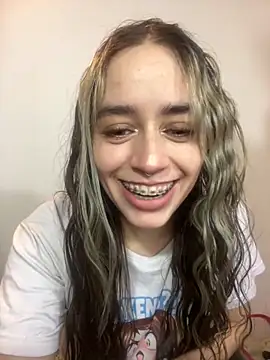 Snapshot of Natalia_Suarez chatting on 11/05/25, 12:10 Natalia Suarez online show from 11/05/25, 12:10