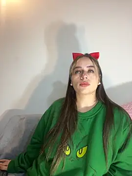 Snapshot of Natalia_Suarez chatting on 11/08/25, 02:34 Natalia Suarez online show from 11/08/25, 02:34