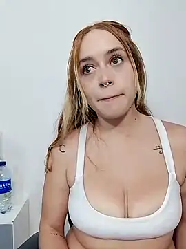 Snapshot of Natalia_Suarez chatting on 03/13/26, 03:02 Natalia Suarez online show from 03/13/26, 03:02