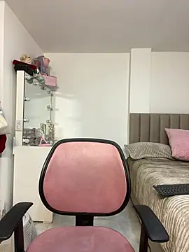 Natalia Suarez online show from 04/26/26, 02:09