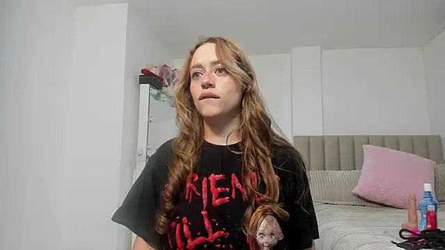Natalia Suarez online show from 05/10/26, 03:33