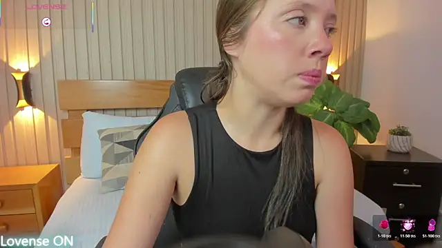 nataly rodri online show from 11/26/25, 02:12