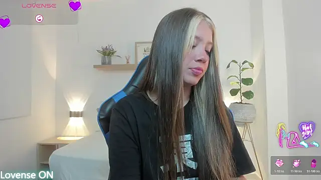 Snapshot of nataly_rodri chatting on 04/21/26, 02:04 nataly rodri online show from 04/21/26, 02:04