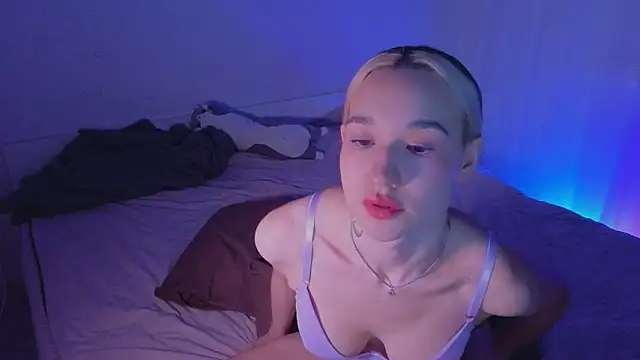 Snapshot of shey1i chatting on 03/17/26, 08:01 shey1i online show from 03/17/26, 08:01