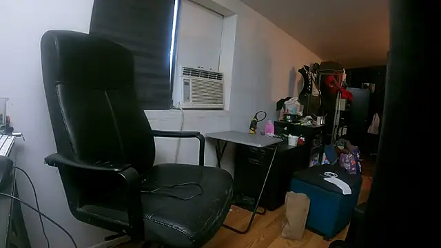 Snapshot of leanjamesdean chatting on 03/05/25, 10:43 leanjamesdean online show from 03/05/25, 10:43