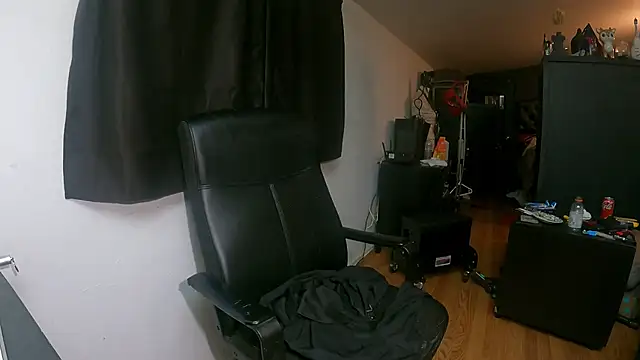 Snapshot of leanjamesdean chatting on 03/13/25, 01:10 leanjamesdean online show from 03/13/25, 01:10