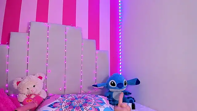 Snapshot of AliiceBrown_ chatting on 01/12/25, 11:07 AliiceBrown online show from 01/12/25, 11:07