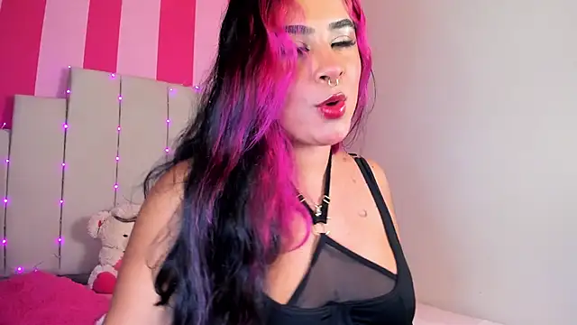 Snapshot of AliiceBrown_ chatting on 01/17/25, 04:17 AliiceBrown online show from 01/17/25, 04:17