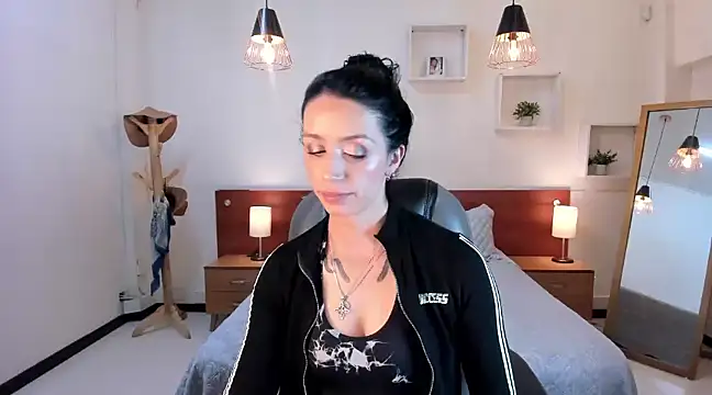 Snapshot of Kristen_Garner chatting on 12/14/24, 07:57 Kristen Garner online show from 12/14/24, 07:57