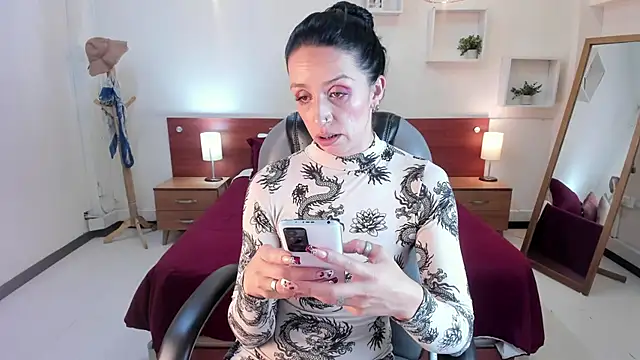 Snapshot of Kristen_Garner chatting on 02/02/25, 12:19 Kristen Garner online show from 02/02/25, 12:19