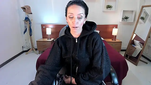 Snapshot of Kristen_Garner chatting on 02/09/25, 06:33 Kristen Garner online show from 02/09/25, 06:33