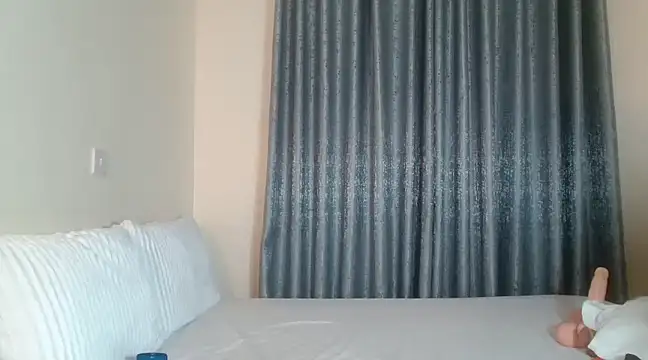 Elegant Ebony online show from 12/28/24, 08:58