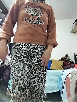 lolo890 online show from 12/22/25, 10:07