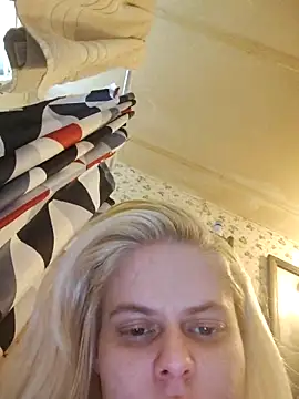 Snapshot of AshleyDalton101 chatting on 03/12/26, 03:18 AshleyDalton101 online show from 03/12/26, 03:18