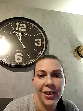 Snapshot of LEAsquirt91 chatting on 12/08/24, 10:57 LEAsquirt91 online show from 12/08/24, 10:57