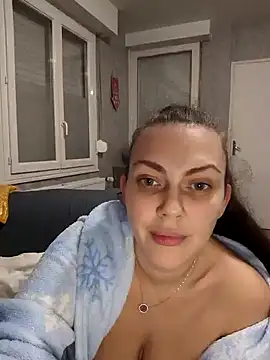 Snapshot of LEAsquirt91 chatting on 12/17/24, 03:06 LEAsquirt91 online show from 12/17/24, 03:06