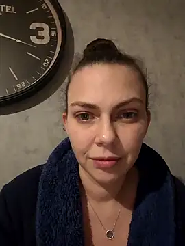 Snapshot of LEAsquirt91 chatting on 02/11/25, 08:20 LEAsquirt91 online show from 02/11/25, 08:20