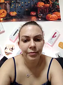 Snapshot of LEAsquirt91 chatting on 11/16/25, 11:49 LEAsquirt91 online show from 11/16/25, 11:49