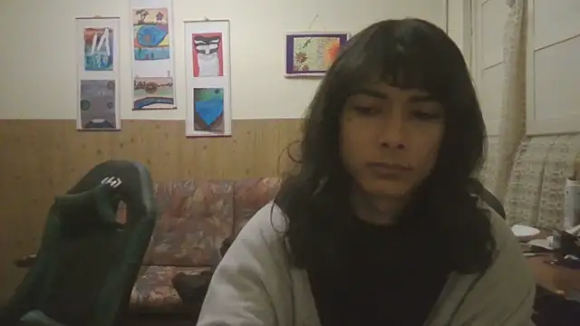 Snapshot of calliemaggotbone chatting on 11/15/25, 09:21 calliemaggotbone online show from 11/15/25, 09:21