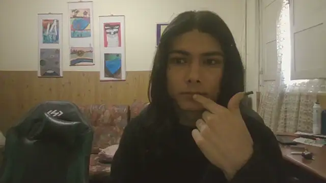 Snapshot of calliemaggotbone chatting on 11/16/25, 01:28 calliemaggotbone online show from 11/16/25, 01:28