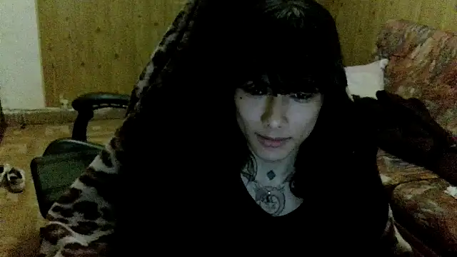 Snapshot of calliemaggotbone chatting on 12/02/25, 09:47 calliemaggotbone online show from 12/02/25, 09:47