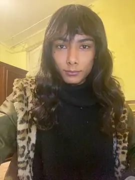 Snapshot of calliemaggotbone chatting on 12/16/25, 12:21 calliemaggotbone online show from 12/16/25, 12:21