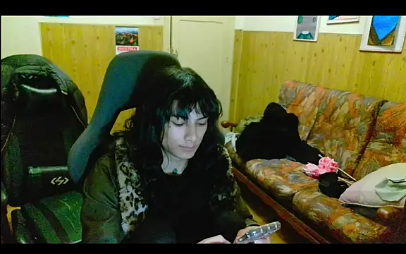 Snapshot of calliemaggotbone chatting on 12/18/25, 12:06 calliemaggotbone online show from 12/18/25, 12:06