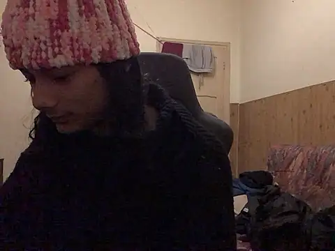 Snapshot of calliemaggotbone chatting on 01/16/26, 04:27 calliemaggotbone online show from 01/16/26, 04:27