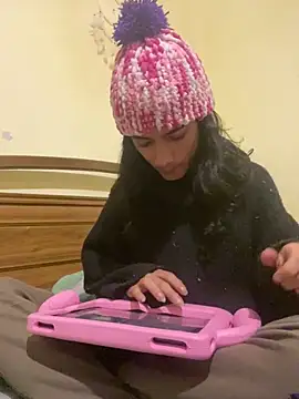 Snapshot of calliemaggotbone chatting on 01/18/26, 07:28 calliemaggotbone online show from 01/18/26, 07:28