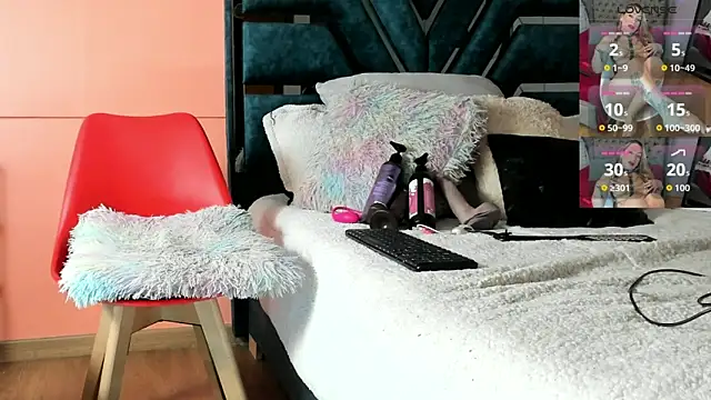 Snapshot of _BrendaMichel_ chatting on 10/06/25, 12:46  BrendaMichel  online show from 10/06/25, 12:46