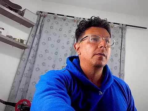 pedropicapi online show from 10/23/25, 02:22