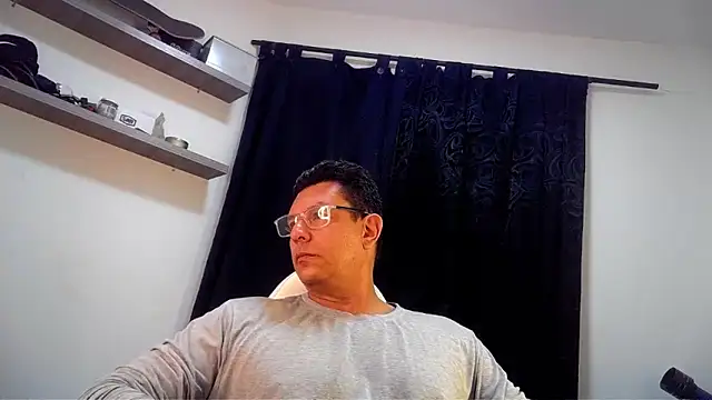 Snapshot of pedropicapi chatting on 04/28/26, 03:11 pedropicapi online show from 04/28/26, 03:11