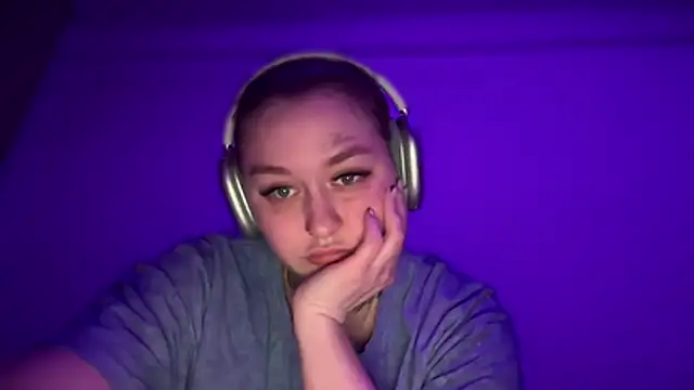 Isabel-Bailey online show from 10/23/25, 09:24