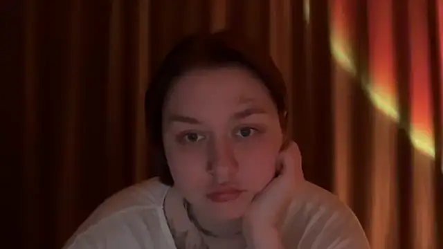 Snapshot of Isabel-Bailey chatting on 04/17/26, 08:01 Isabel-Bailey online show from 04/17/26, 08:01