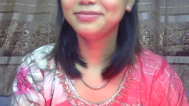 Snapshot of cute_sapna chatting on 10/17/25, 10:45 cute sapna online show from 10/17/25, 10:45