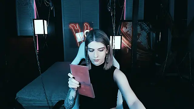 Snapshot of Noah_ElmerX chatting on 02/25/25, 05:04 Noah ElmerX online show from 02/25/25, 05:04