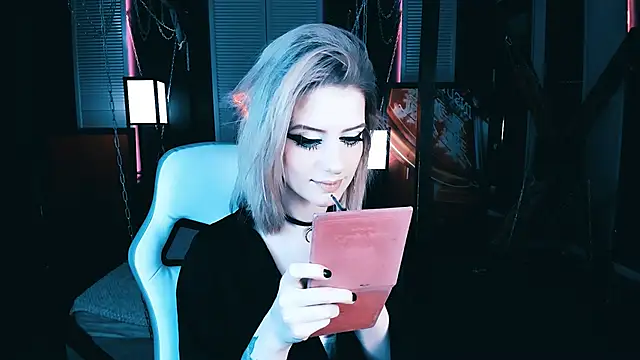 Snapshot of Noah_ElmerX chatting on 03/04/25, 08:27 Noah ElmerX online show from 03/04/25, 08:27