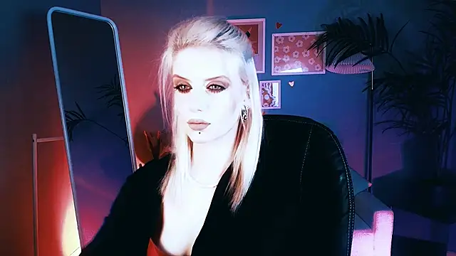 Snapshot of Noah_ElmerX chatting on 10/12/25, 11:42 Noah ElmerX online show from 10/12/25, 11:42