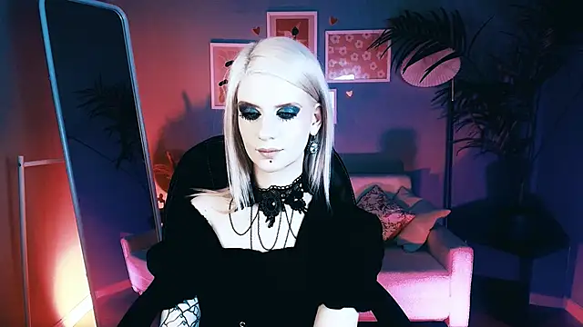 Snapshot of Noah_ElmerX chatting on 10/18/25, 02:29 Noah ElmerX online show from 10/18/25, 02:29